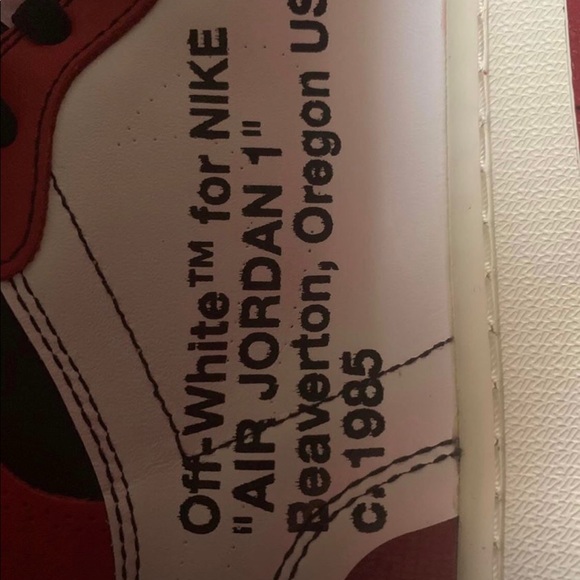Jordan Off White 1's Chicago - Picture 4 of 7